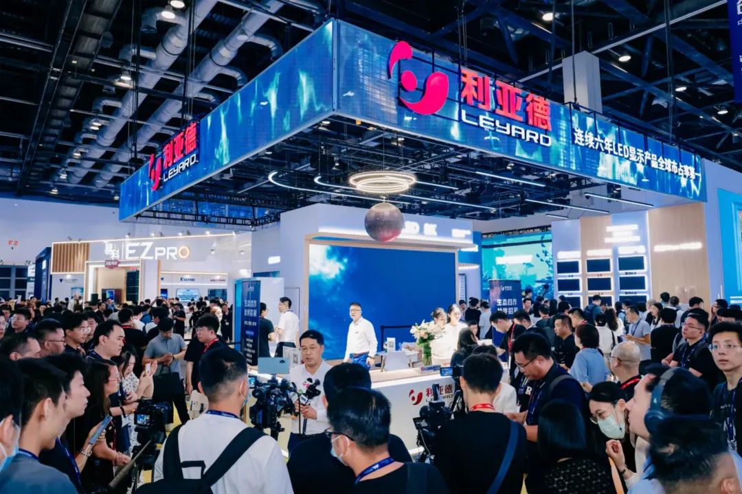 “AI+智能显示”引领未来 金年会·jinnian(金子招牌)新品InfoComm展大放异彩