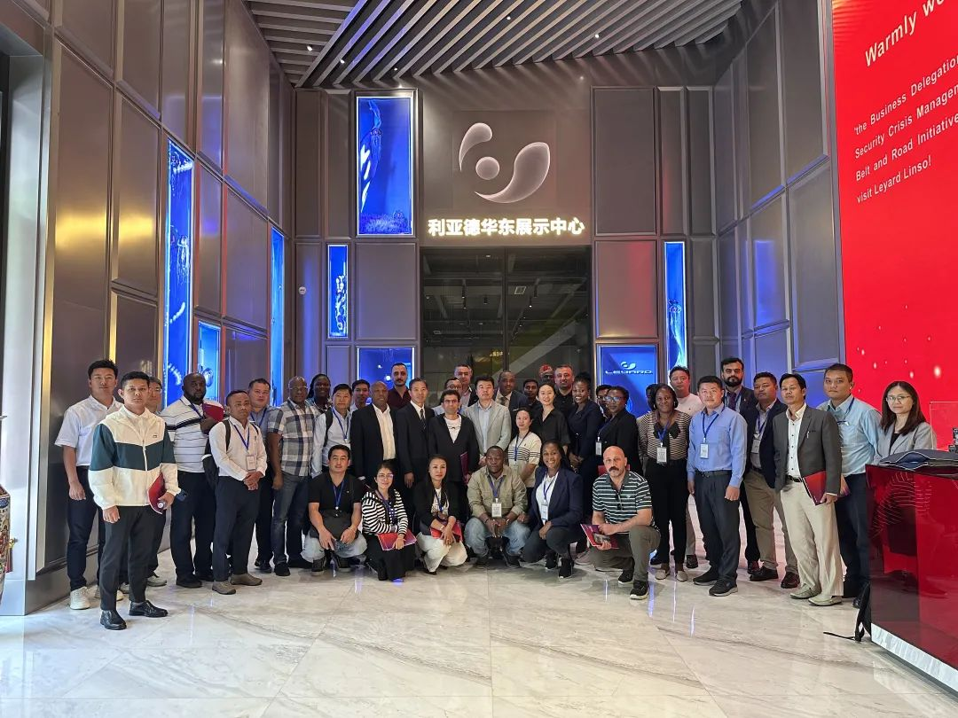 “一带一路”八国航空安保与危机管理商务考察团到访金年会·jinnian(金子招牌)·蓝硕，共探国际合作新机遇