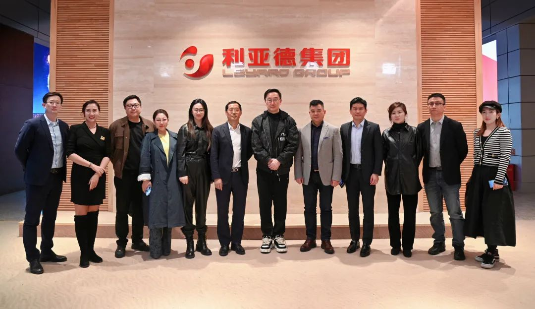 陆川导演到访金年会·jinnian(金子招牌)，解锁文化+科技融合新路径